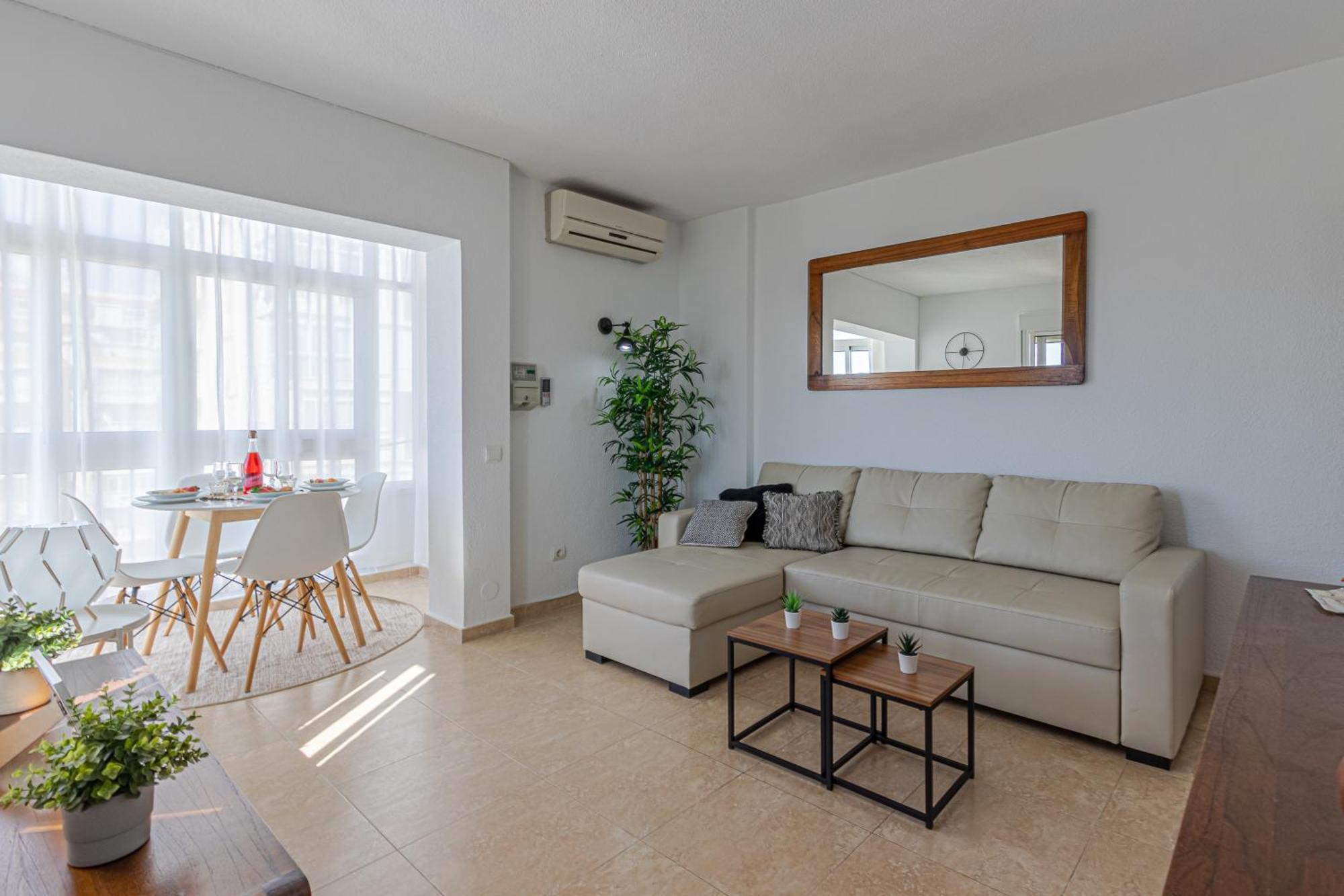 797 Holiday - Moderno Piso Con Terraza E Impresionantes Vistas. Benalmádena