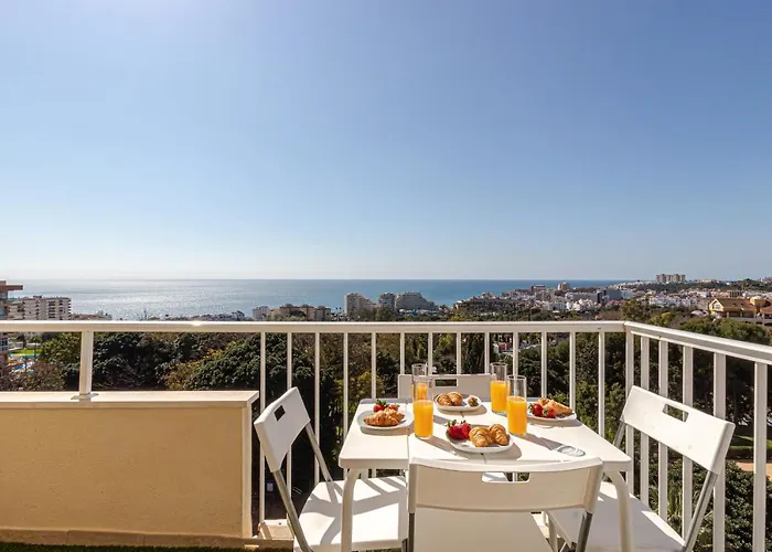 797 Holiday Rentals - Moderno piso con terraza e impresionantes vistas.